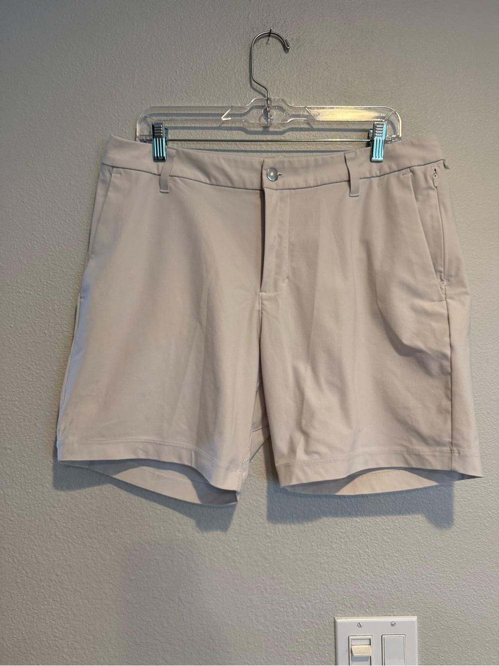 Men's Lululemon Commission  Shorts - Light Beige